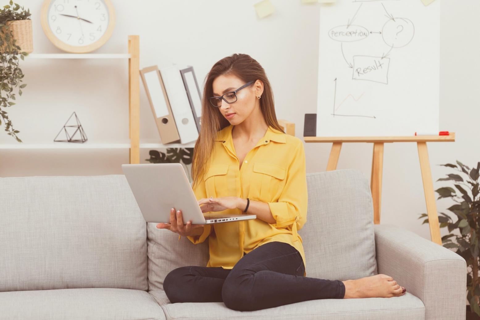 Kursleiter in professioneller Arbeitsumgebung